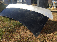 Load image into Gallery viewer, 1994-1998 SN95 Mustang Rear Spoiler (Beadless Version)